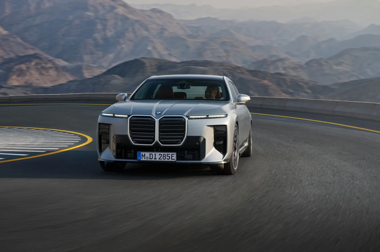 The new BMW 7 Series arrives with the BMW i7, offering improved electric range through Gen6 battery tech and a bold Neue Klasse design language