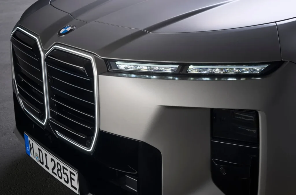 The new BMW 7 Series arrives with the BMW i7, offering improved electric range through Gen6 battery tech and a bold Neue Klasse design language