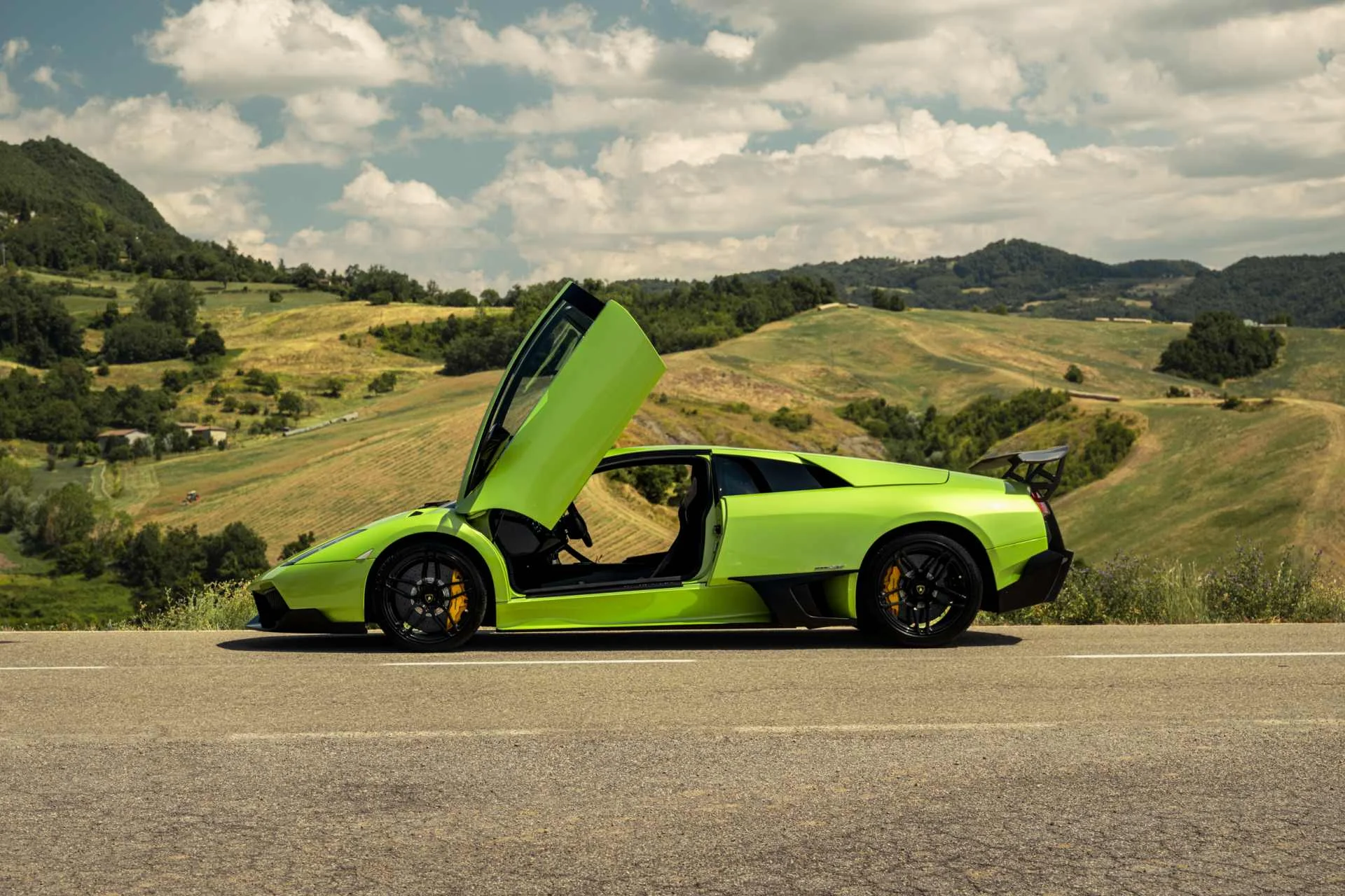 Lamborghini Murciélago SV revisited with brutal V12 noise, old-school supercar drama and the flaws that still make it unforgettable in 2026
