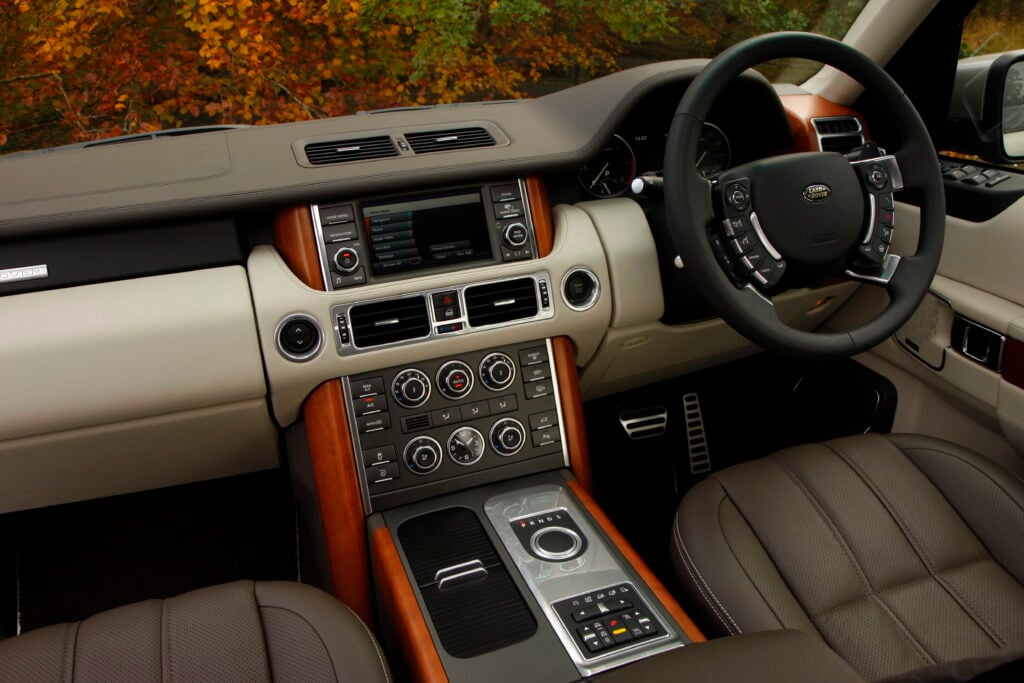 L322 Range Rover advice covering used Range Rover checks, air suspension faults and Range Rover diesel buying risks.