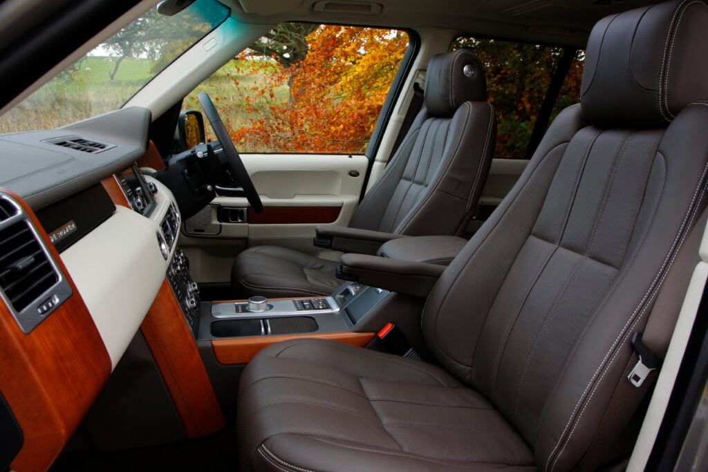 L322 Range Rover advice covering used Range Rover checks, air suspension faults and Range Rover diesel buying risks.