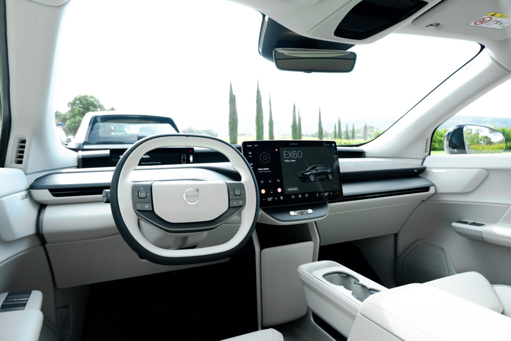 Range anxiety persists despite electric car range gains: fast chargers and a reliable charging network shape every long journey.