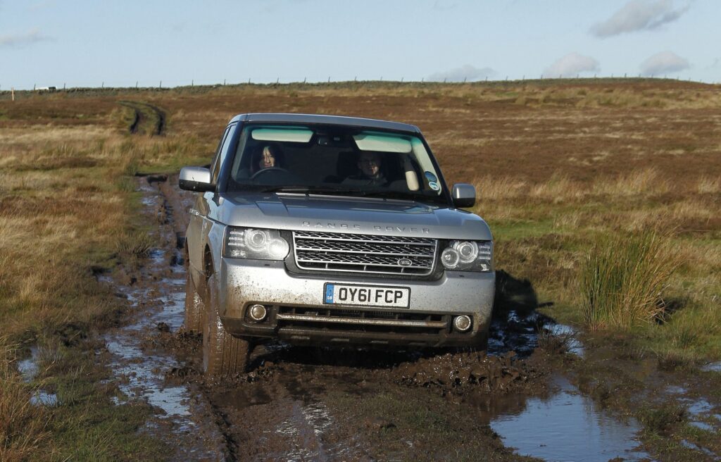 L322 Range Rover advice covering used Range Rover checks, air suspension faults and Range Rover diesel buying risks.